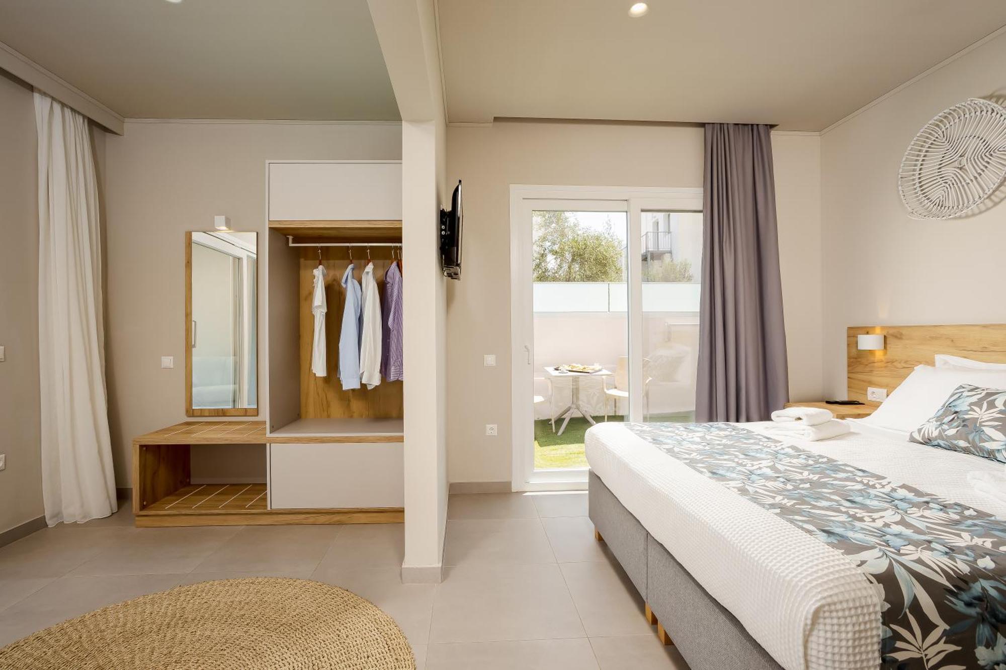 Sarpidon Suites Agia Marina  Exterior photo