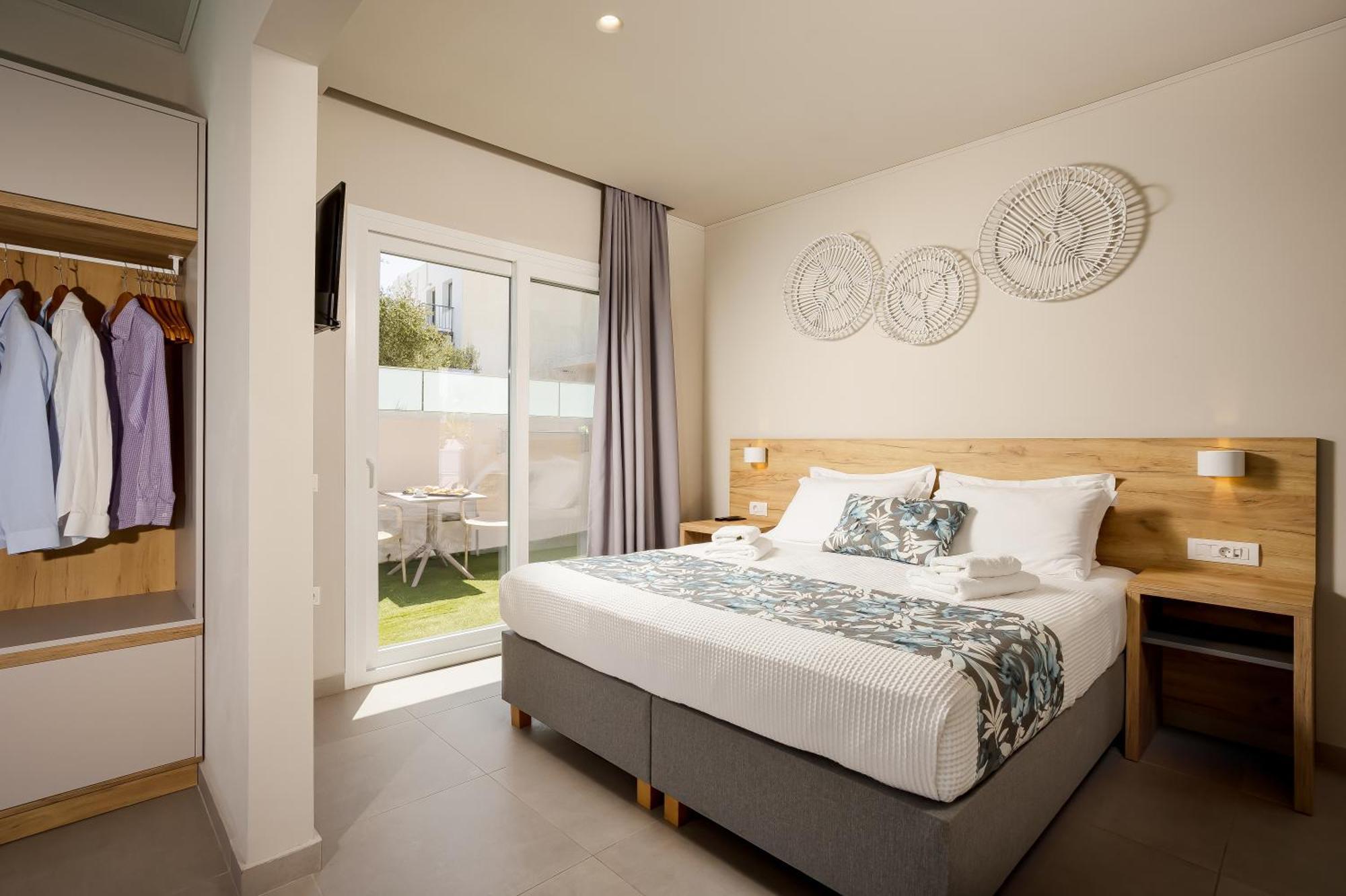 Sarpidon Suites Agia Marina  Exterior photo